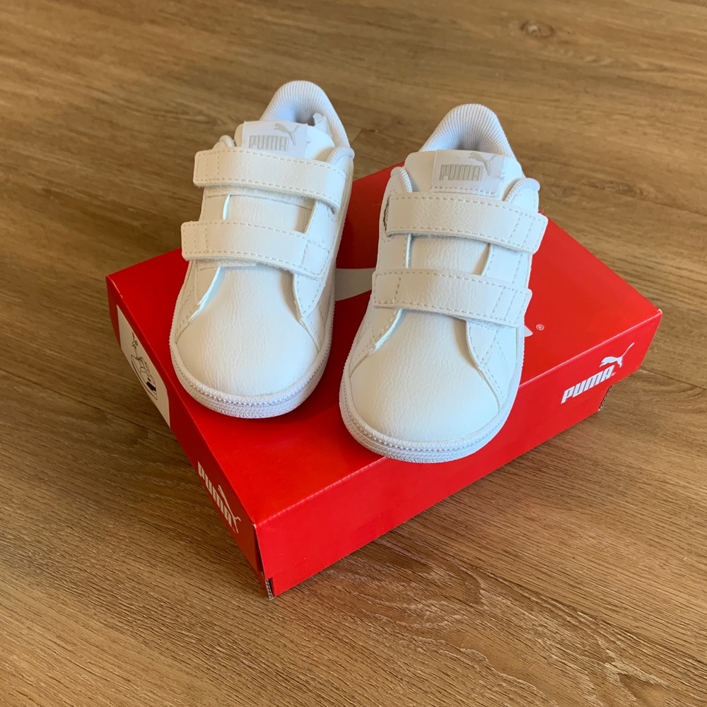 Brand New White Pumas For Kids Size 7C